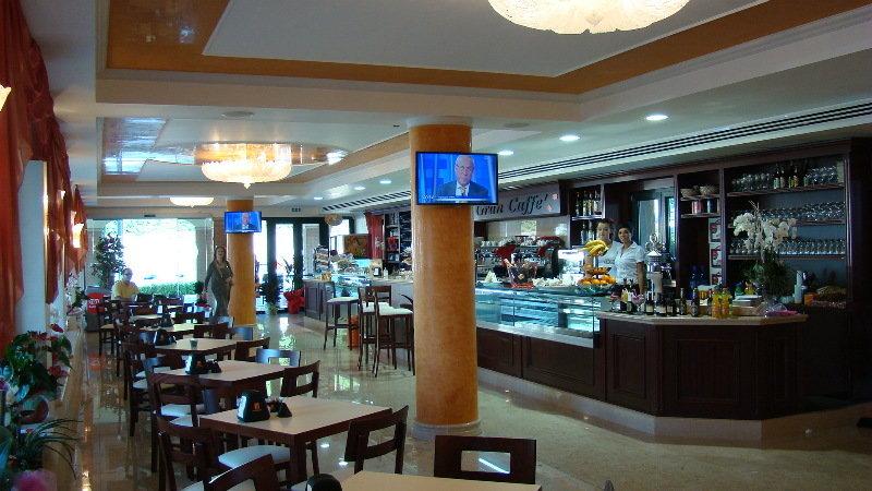 时尚酒店　 瓦尔蒙托内 餐厅 照片