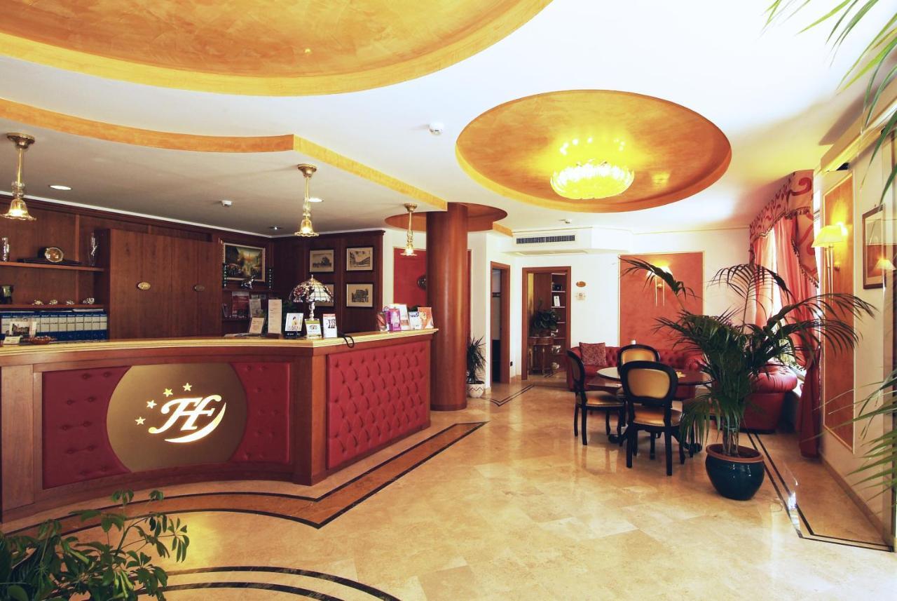 时尚酒店　 瓦尔蒙托内 外观 照片